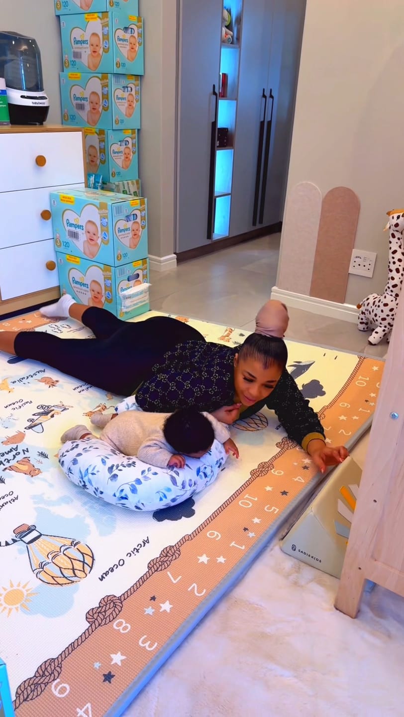 Customer photo review of Tummy Time Mirror