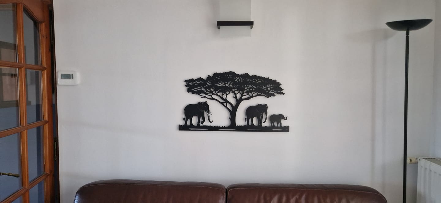 Customer photo review of Décoration murale en métal - Famille d'éléphants (V.02)