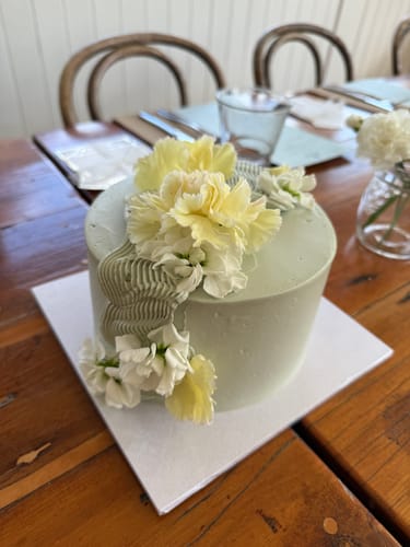 Customer photo review of petal cake