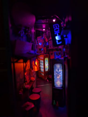 Customer photo review of Neo Ramen MiniAlley – A Cyberpunk DIY Diorama Booknook