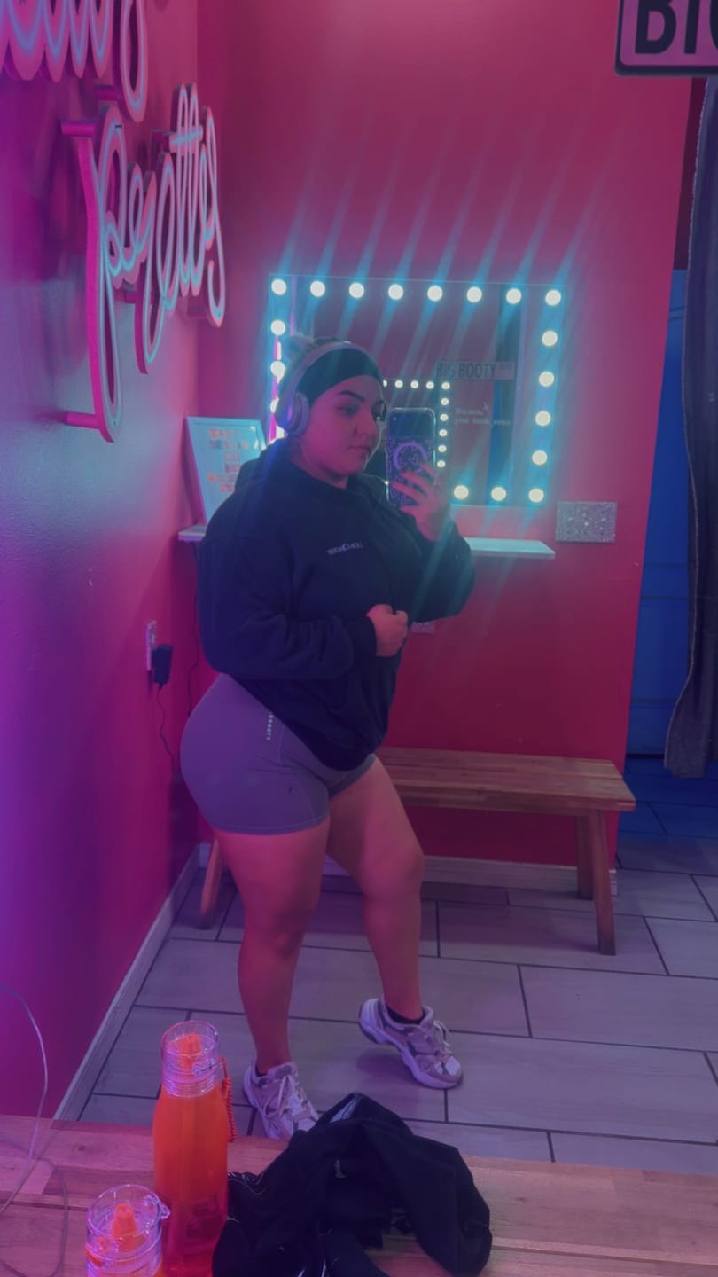 Customer photo review of W161 - Elevate outline Shorts 5" New Colors