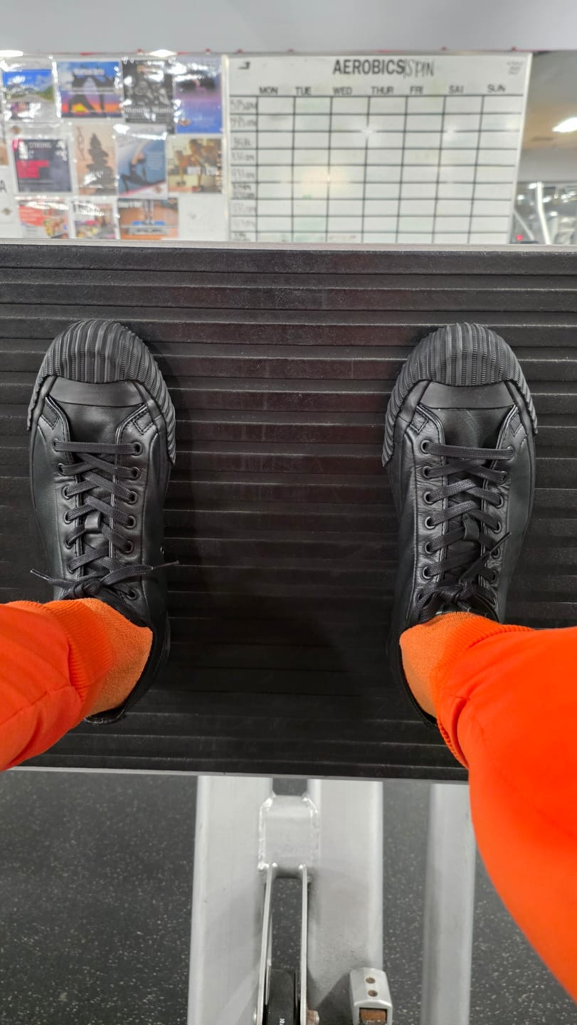 Customer photo review of Grounder Low-Top Brown/Leather