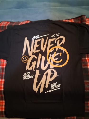 Customer photo review of NEVER GIVE UP (LIMITED EDITION) VINTAGE BOX TEE