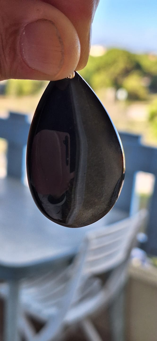 Customer photo review of Pendentif Obsidienne Dorée