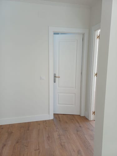 Customer photo review of Vanguardista manilla modelo '1003' con placa ovalada en acero inoxidable y madera para puertas