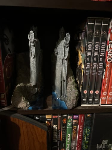 Customer photo review of The Lord Of The Rings Argonath Book Ends
