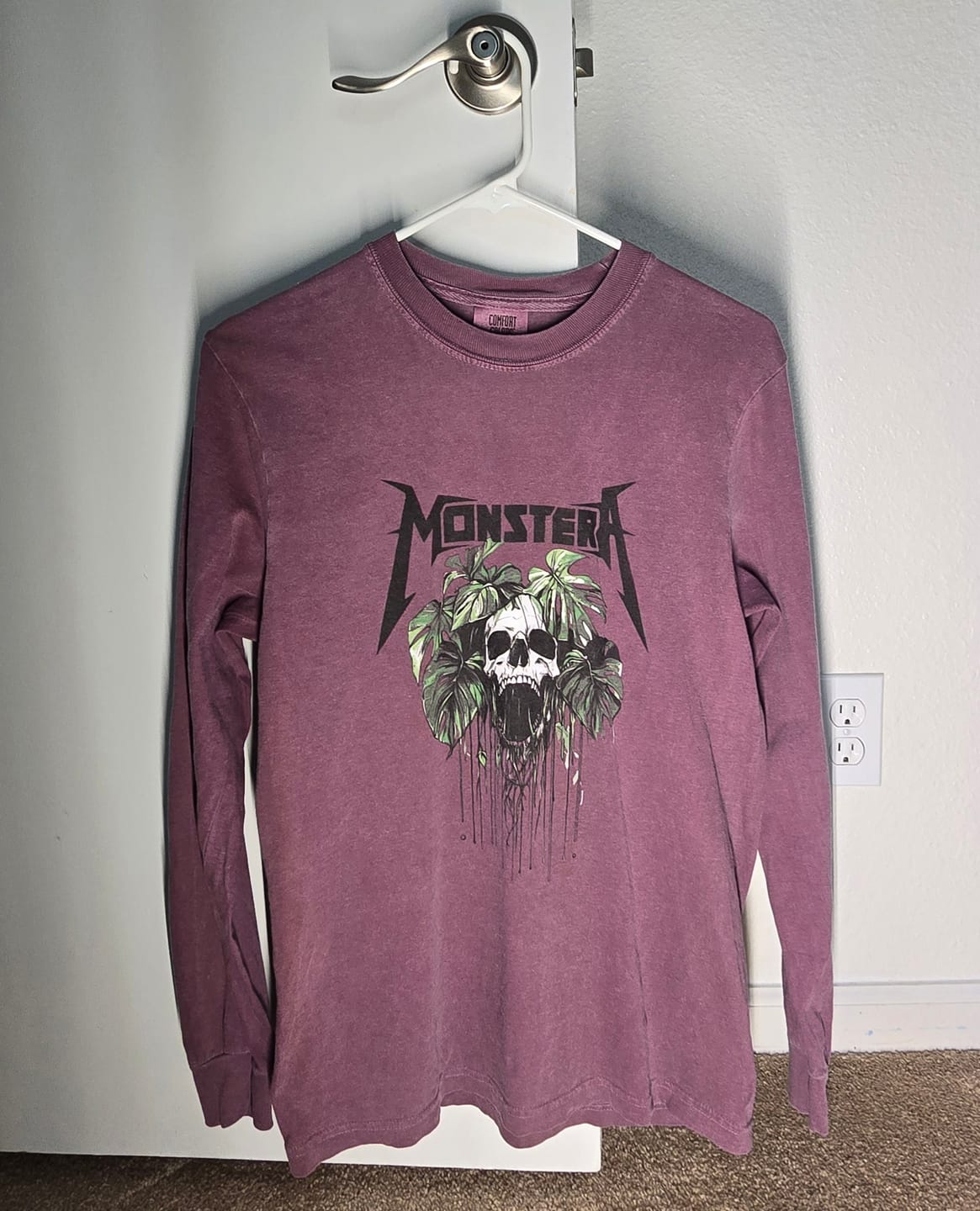Customer photo review of Monstera Monster LS T-Shirt