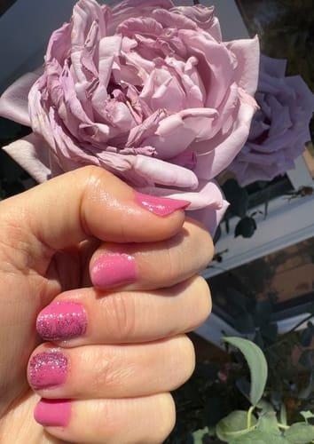 Customer photo review of D529 Pomegranate Purple Glitter Dip Powder