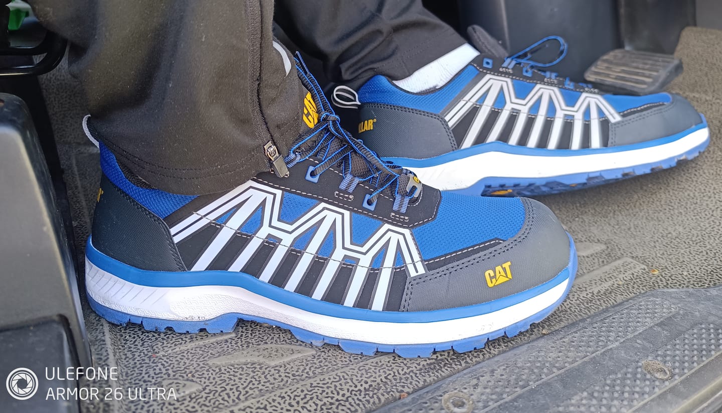 Customer photo review of Charge S3 Safety Trainer S3 Blue