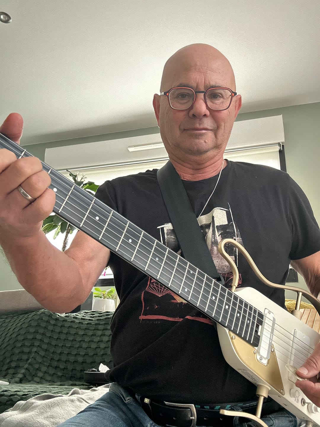 Customer photo review of Donner HUSH™ X PRO Guitare Électrique