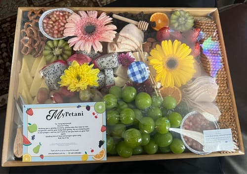Customer photo review of KL Tower Plateau Charcuterie Grazing Cheese Board [Available in KL Selangor only]