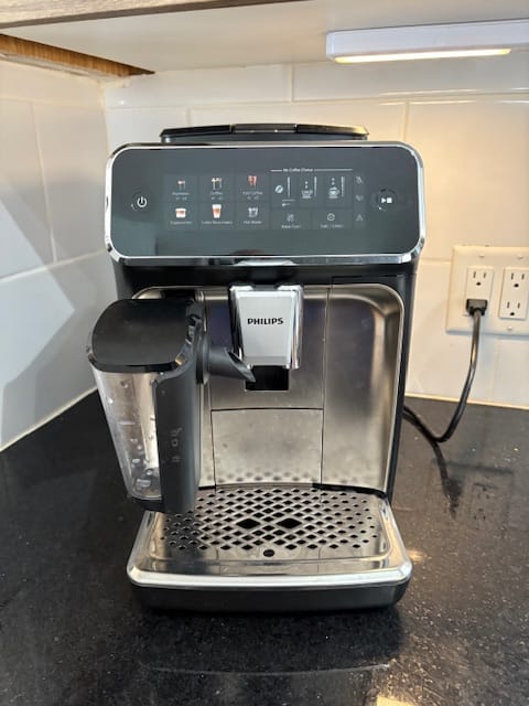 Customer photo review of Philips - Series 3300 LatteGo (SilentBrew)