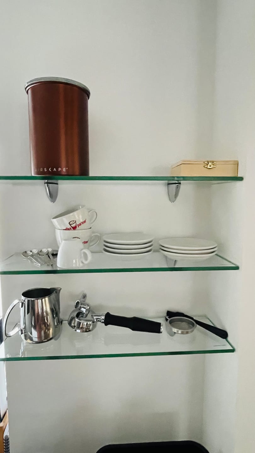 Customer photo review of Glasregal Badezimmer Glasablage, Badregal 8mm Hartglas, AURA, Chrom Glanz, Klarglas