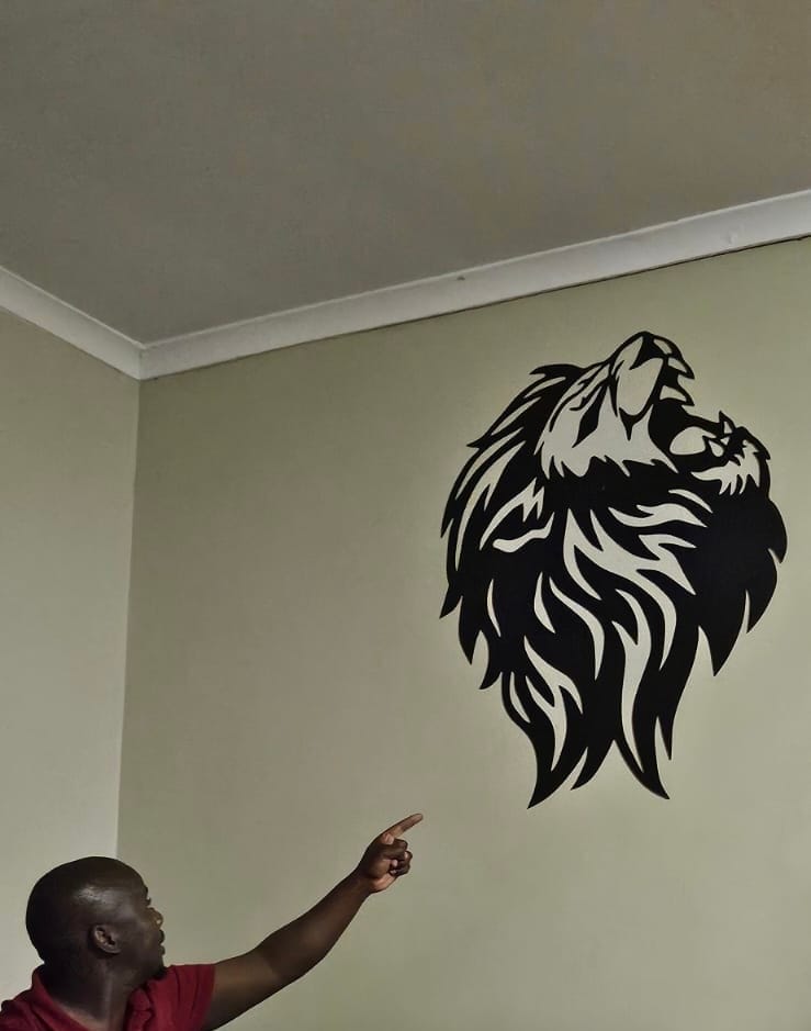 Customer photo review of Roaring Lion Metal Wall Art Frame