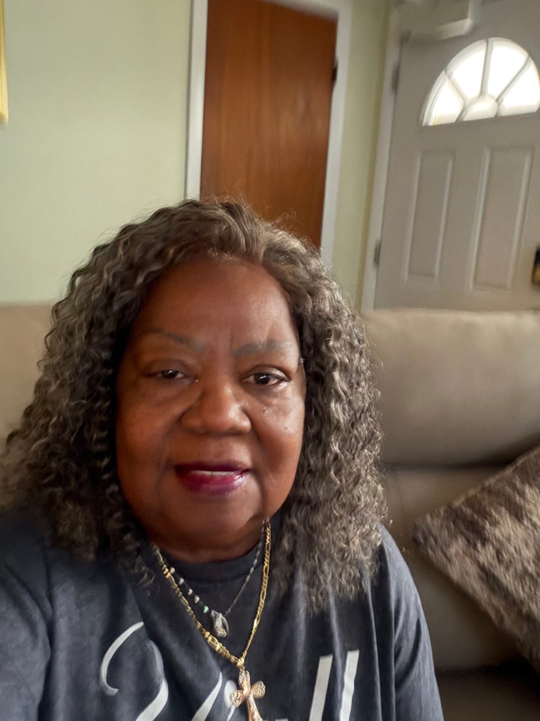 Customer photo review of Luvwin 5x5 Deep Curly Salt And Pepper Glueless Gray Color Pre-Cut Lace Bob Wig
