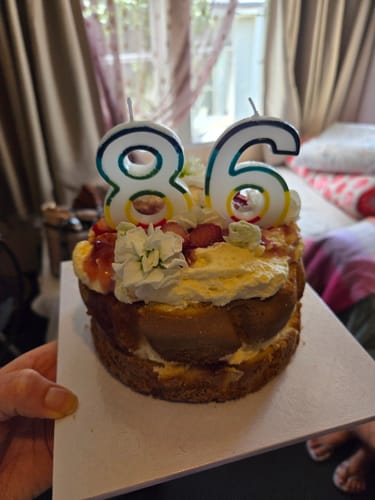 Customer photo review of victoria sponge
