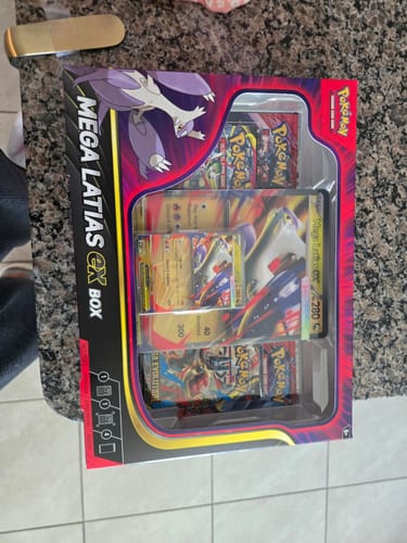 Customer photo review of Mega Latias ex Box