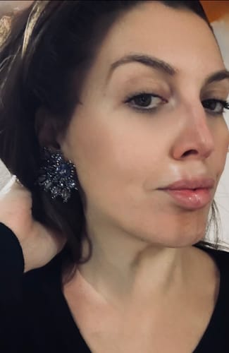 Customer photo review of Orecchini a bottone Elena