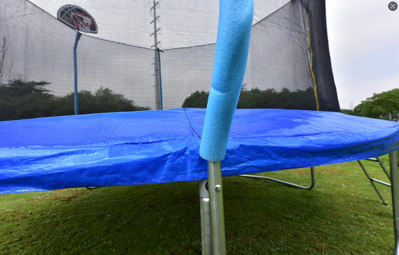 Customer photo review of 12FT Blue Heavy-Duty round Trampoline With Basketball Hoop For Fun