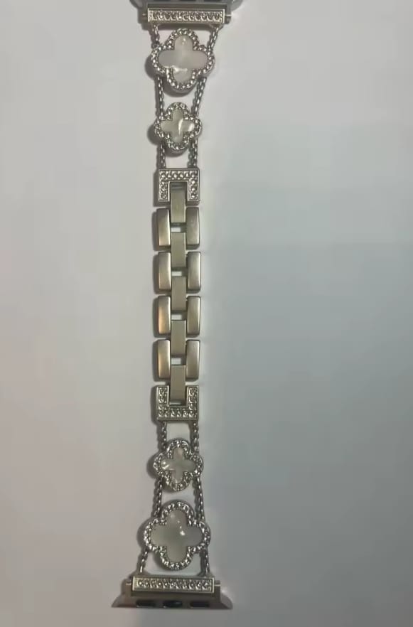 Customer photo review of Diamond Clover Strap for Apple Watch