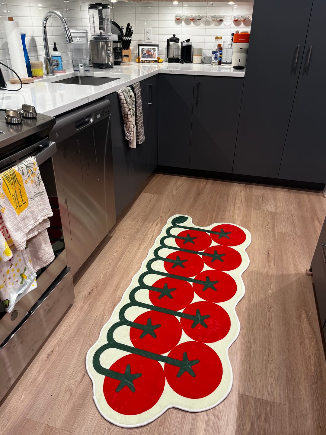 Customer photo review of Irregular Tomato Runner Rug by Johann Banta