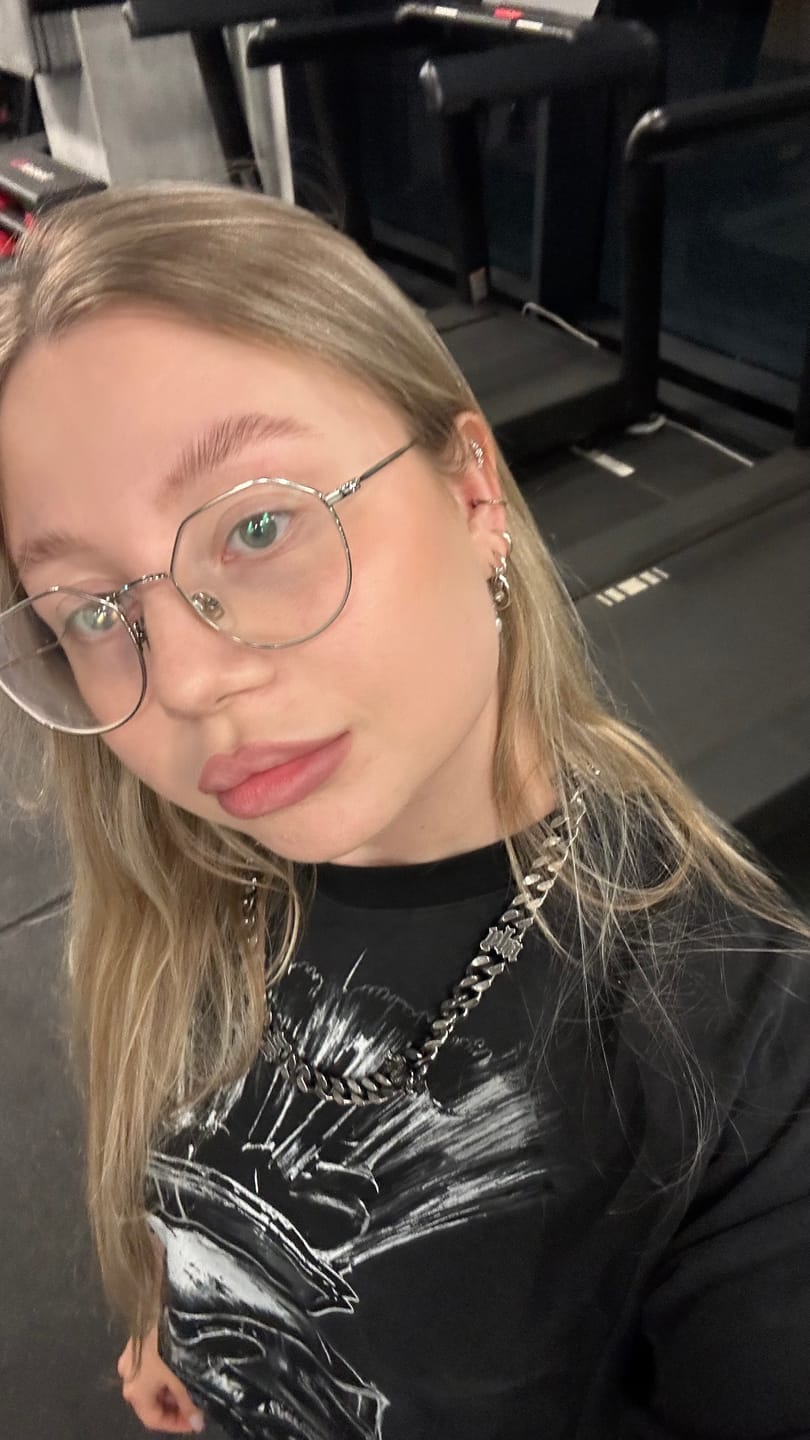 Customer photo review of 9100 - Cars & Curls - Necklace