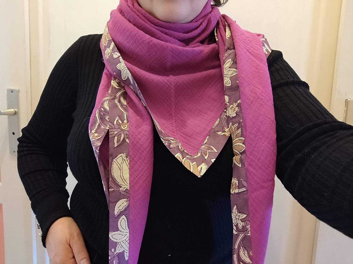 Customer photo review of Le foulard Calista bougainvillier/Prunelle