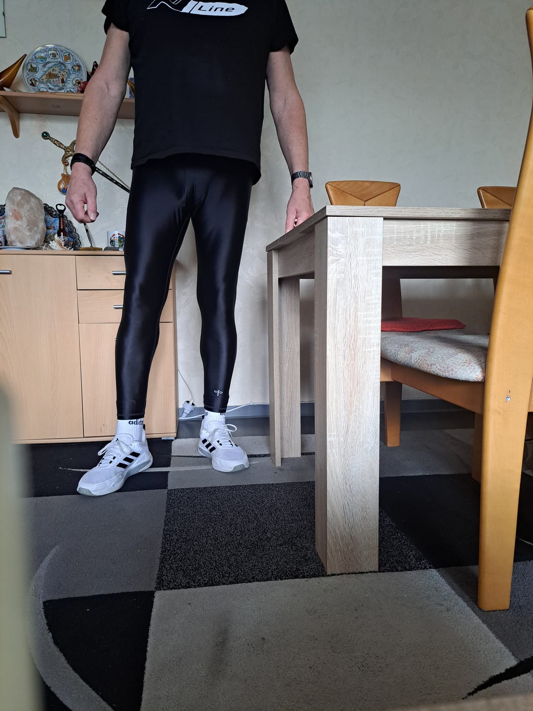 Customer photo review of Elegant Leggings shine men