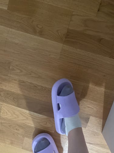 Customer photo review of HappyFlops