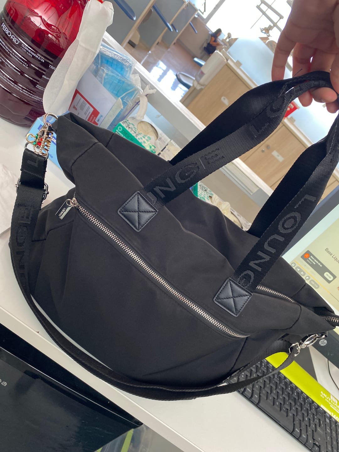 Customer photo review of Bolso Notebook Nylon