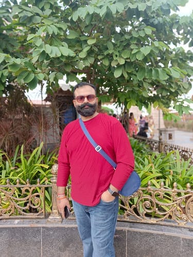 Customer photo review of Square Sunglasses for Men & Women (Grey Lens | Shine Black Frame - MG7334)