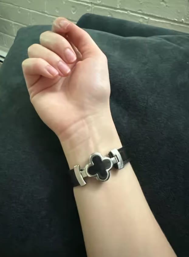 Customer photo review of Clover Magnetic Leather Strap for Apple Watch