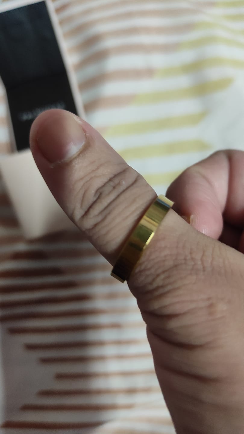 Customer photo review of Vintage Gold Band Ring