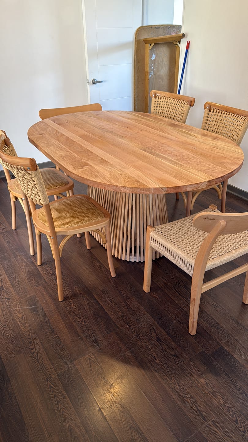 Customer photo review of MESA MARTINA OVALADA LENGA 170x100 CM