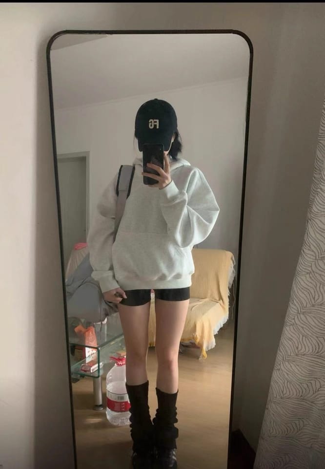 Customer photo review of Aelfric Eden Solid Pullover V302 Boxy Hoodie