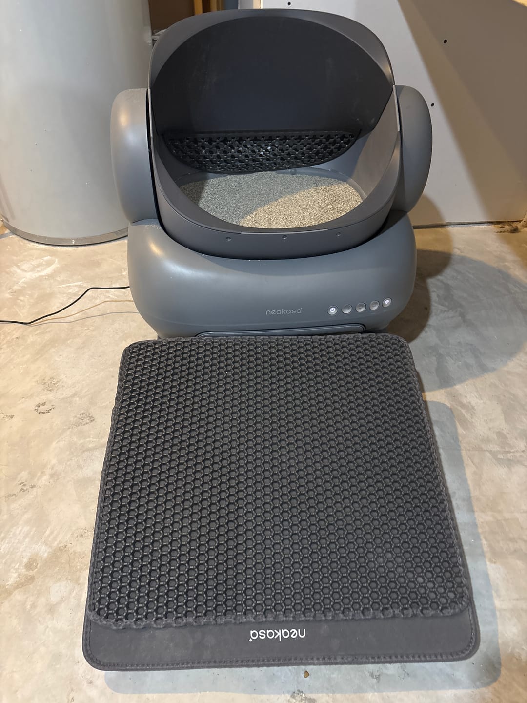 Customer photo review of Neakasa M1 Open Top Self-Cleaning Cat Litter Box
