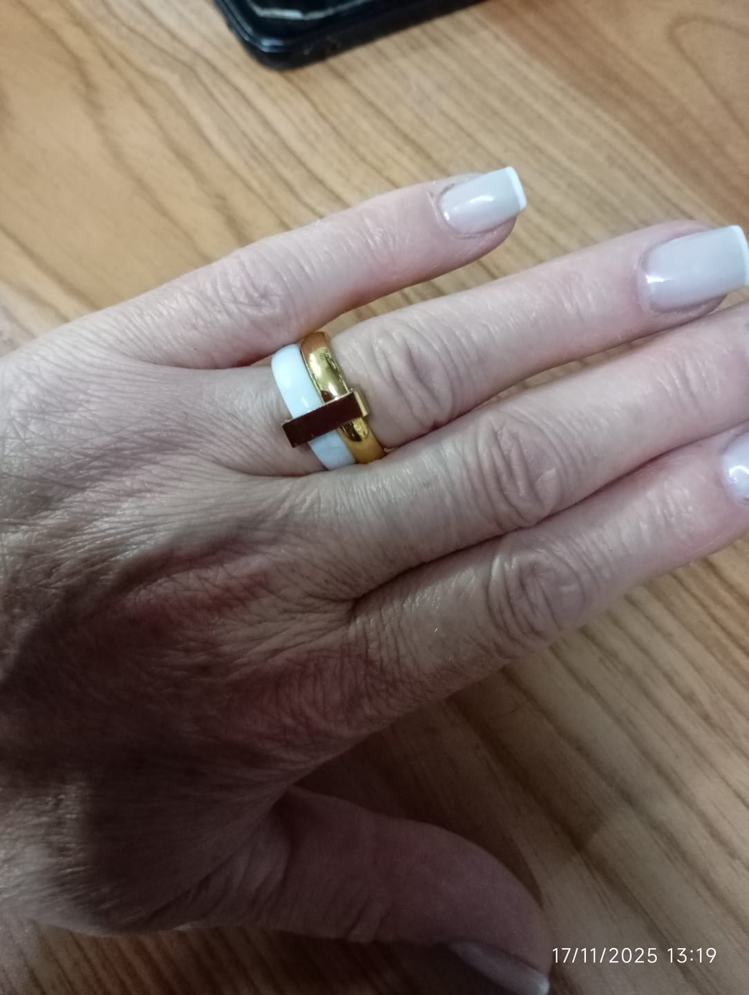 Customer photo review of Anel Camadas Rich Banhado em Ouro 18K