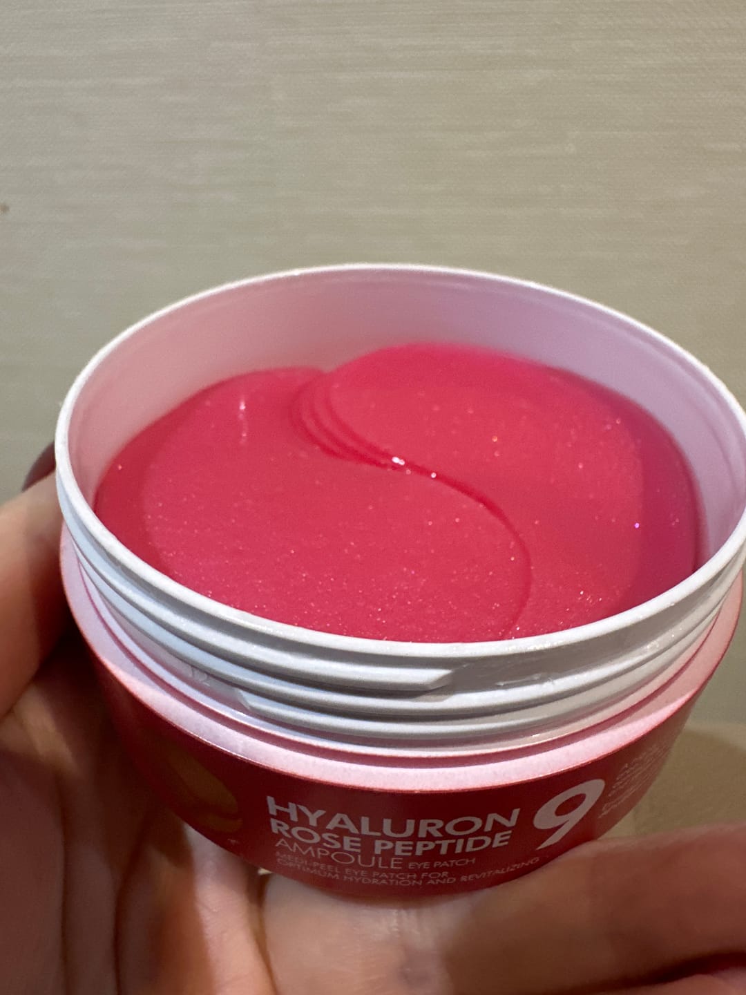 Customer photo review of Hidrogēla patči ar rožu ekstraktu un peptīdiem Medi-Peel Hyaluron Rose Peptide 9 Ampoule Eye Patch