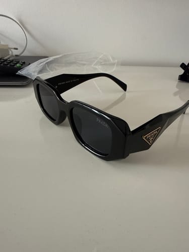 Yancarlos B. review of Occhiali da sole Prada PR 09ZS 1AB5S0 image 1 out of 1