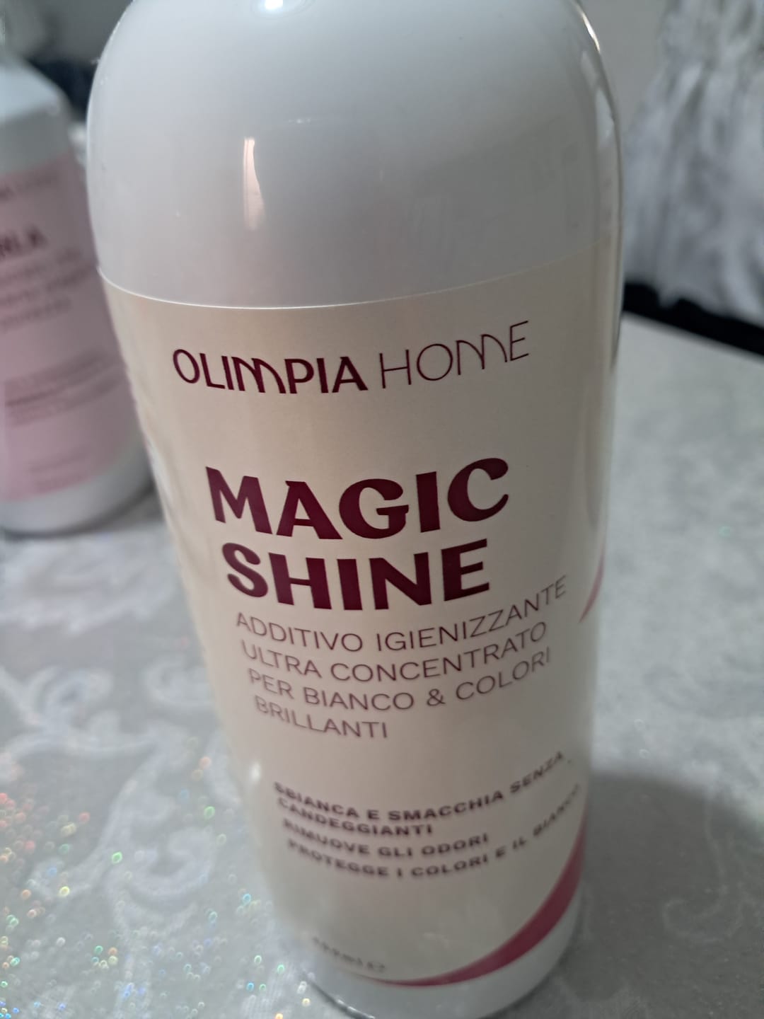 Customer photo review of Magic Shine - Additivo Igienizzante Ultra Concentrato per Bianco & Colori Brillanti Ml.400
