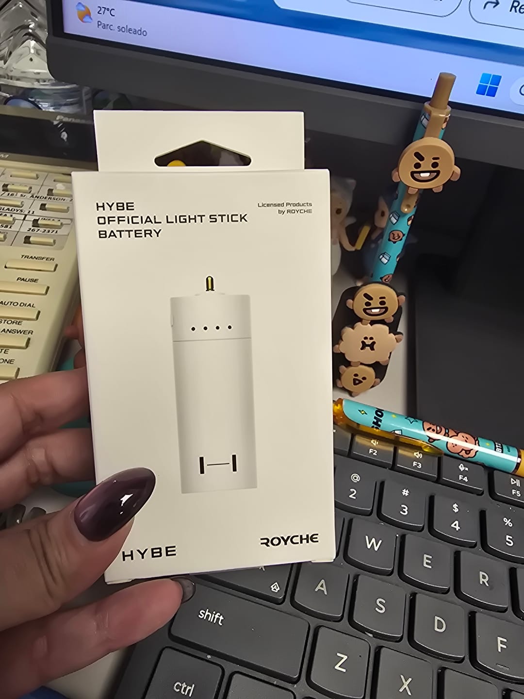 Customer photo review of HYBE OFFICIAL LIGHT STICK BATTERY