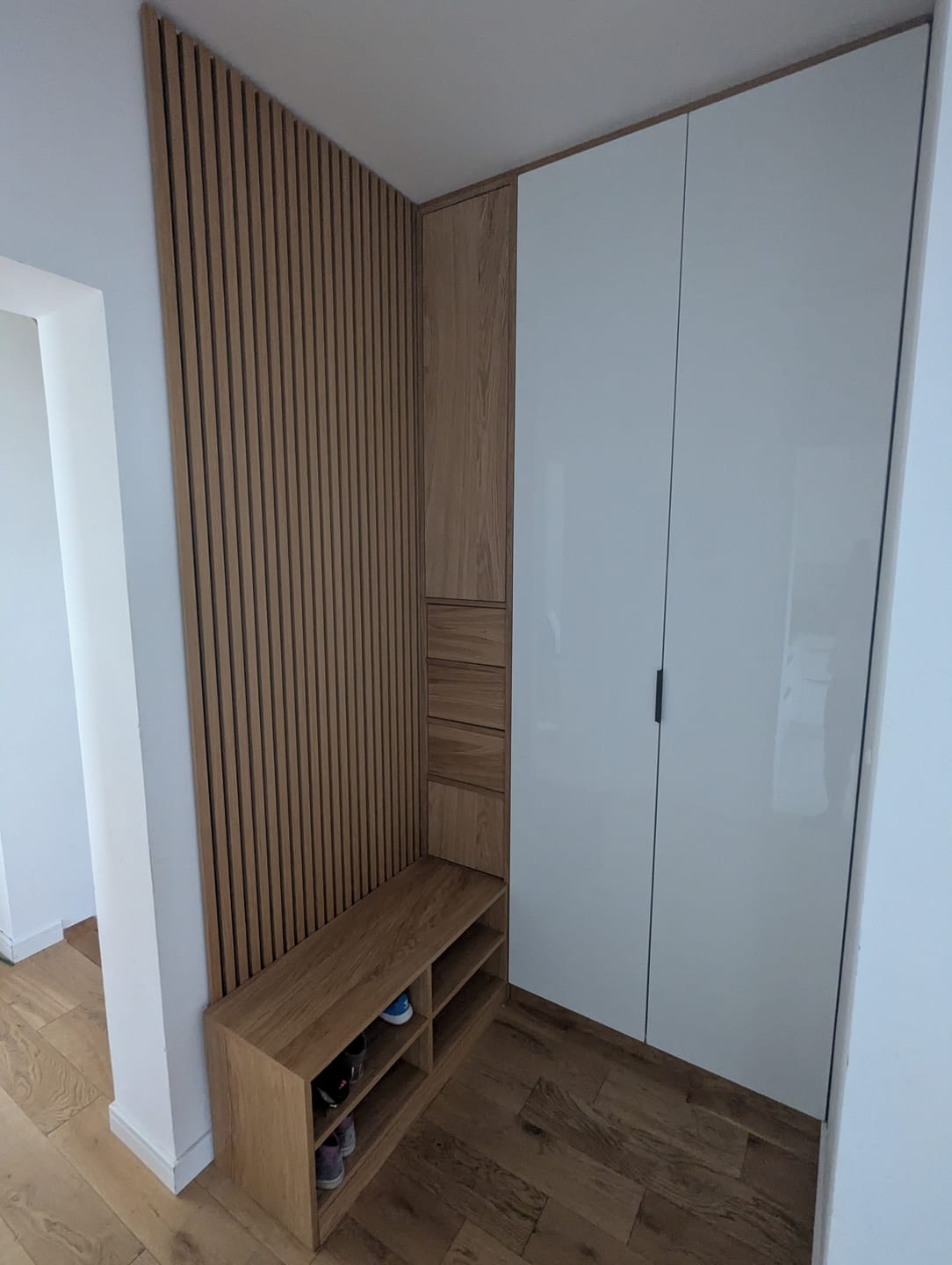 Customer photo review of Akustikpaneele Rustikale Eiche | XL 300 cm x 60 cm | Dreiseitig Echtholzfurnier