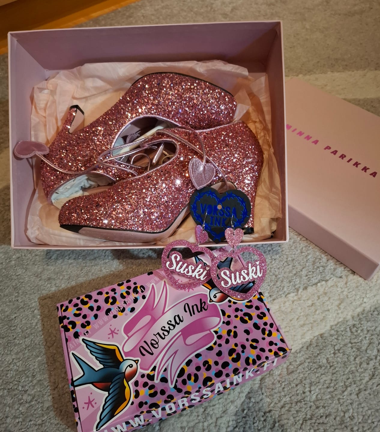 Customer photo review of Sydän korvikset omalla tekstillä
