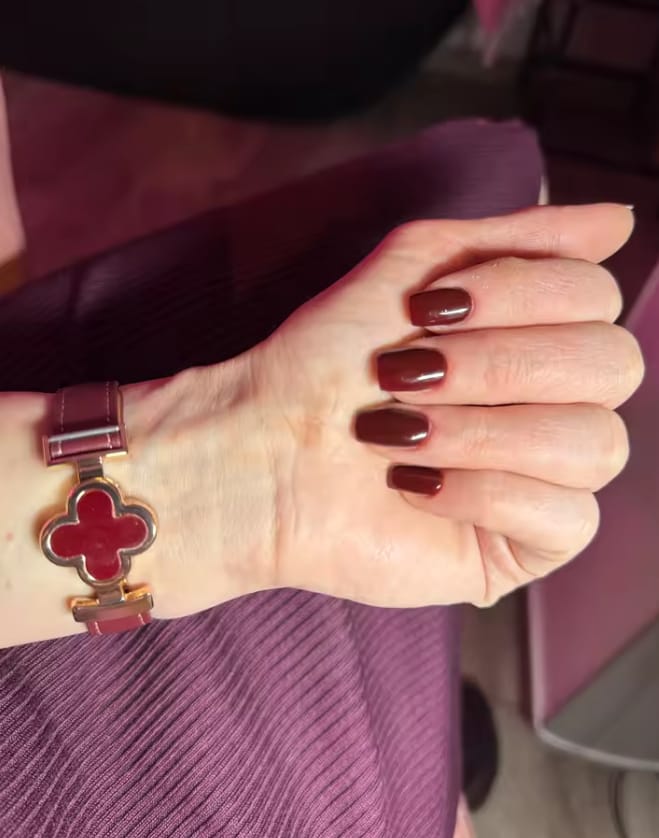 Customer photo review of Clover Magnetic Leather Strap for Apple Watch
