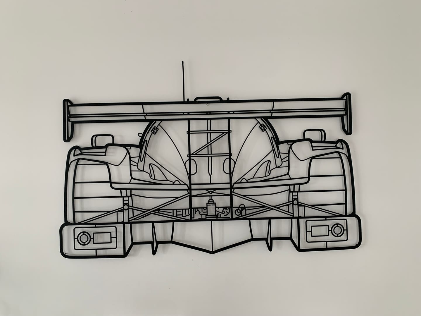 Customer photo review of Art Mural Métallique : Silhouette de Voiture Personnalisée