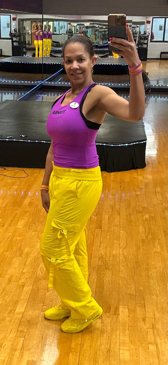 Customer photo review of Apres Zumba High Neck Colorblock Tank