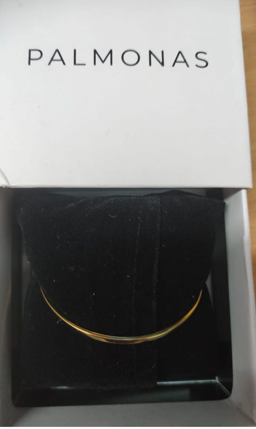 Customer photo review of Flat Wire Bangle Bracelet