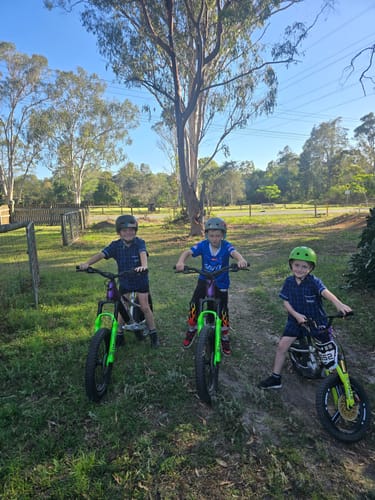 Customer photo review of TAKANI Electric Balance Bike 20'' - TK2060 Plum Silver