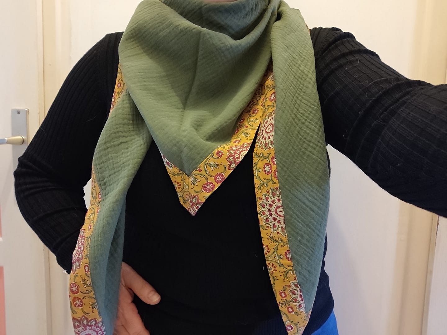 Customer photo review of Le foulard Calista Kaki/Tara