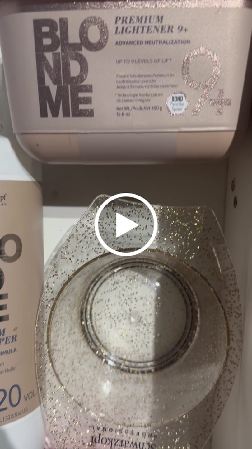 Customer video review of BLONDME PREMIUM DECOLORANTE +9 ANTI METAL - 450grs